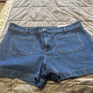 Loft Classic Women's Denim Shorts - Dark Blue
The Palmer short. High Rise